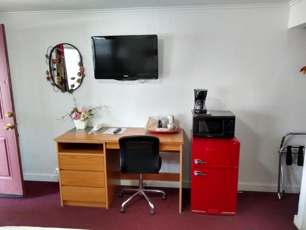 Holiday Motel Бенд Екстериор снимка