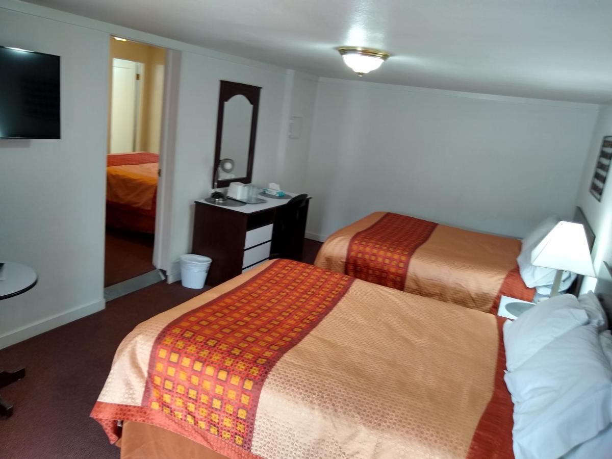 Holiday Motel Бенд Екстериор снимка