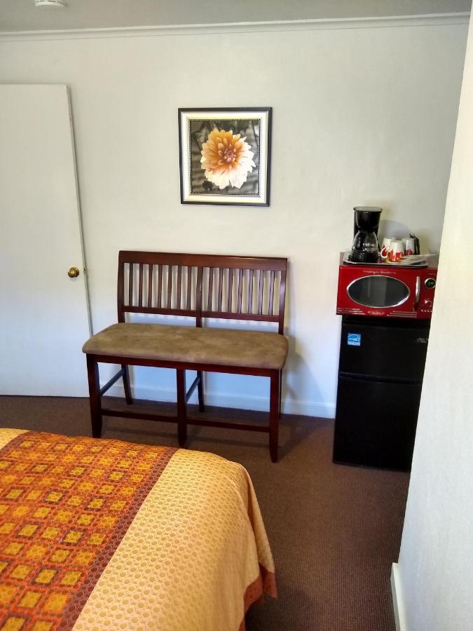 Holiday Motel Бенд Екстериор снимка