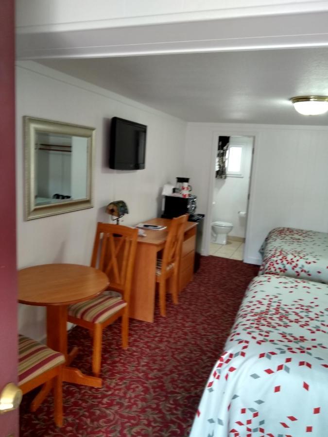 Holiday Motel Бенд Екстериор снимка