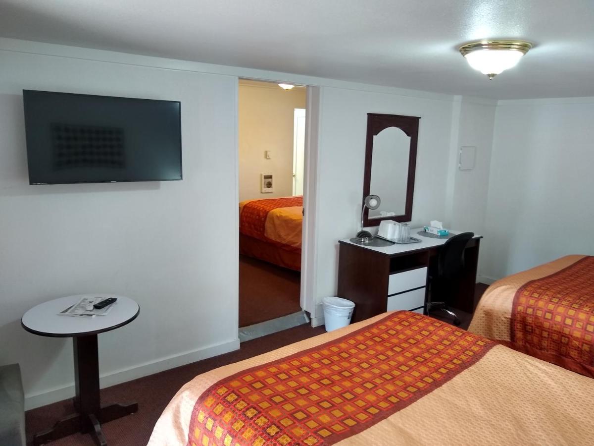Holiday Motel Бенд Екстериор снимка
