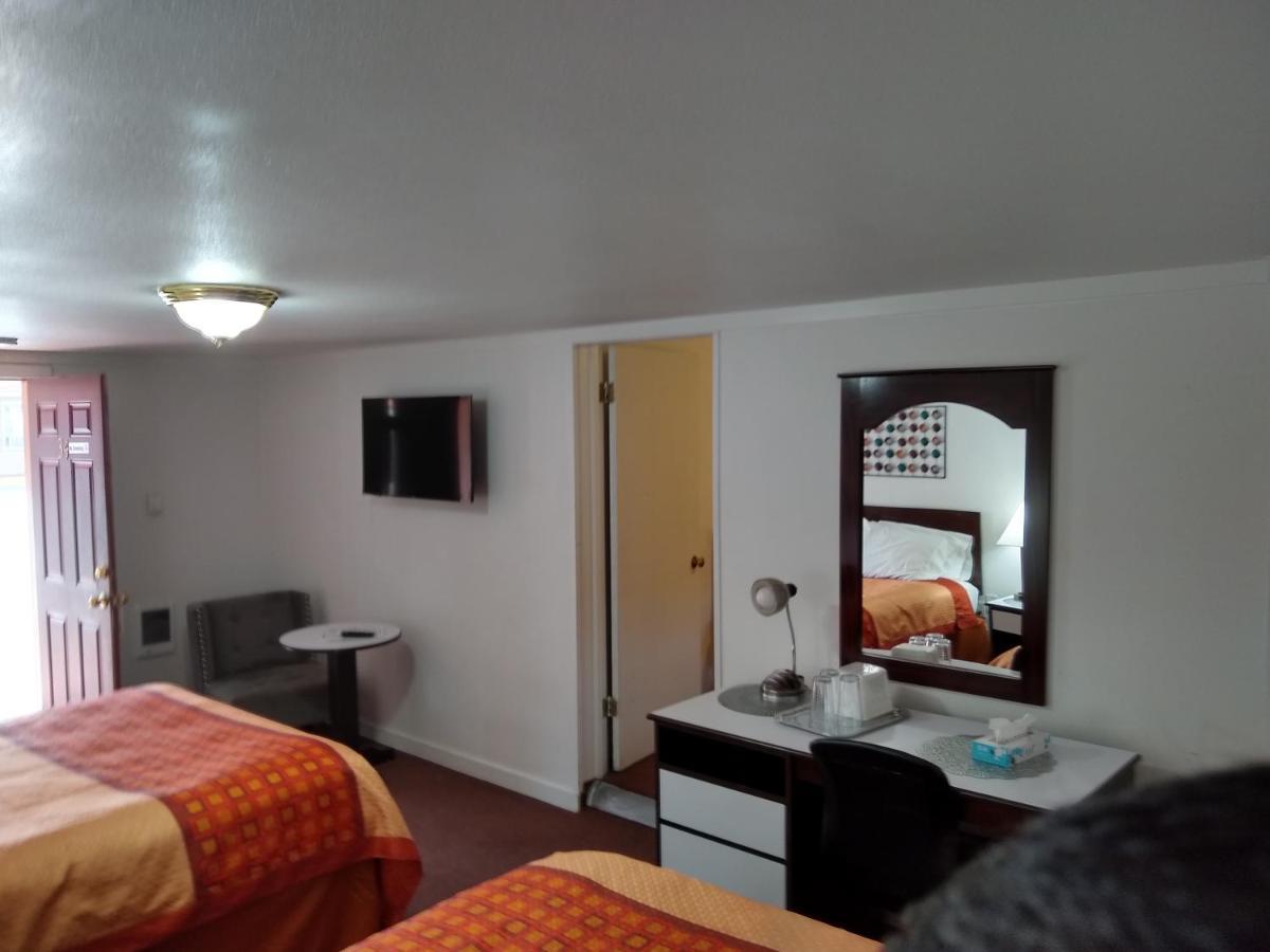 Holiday Motel Бенд Екстериор снимка
