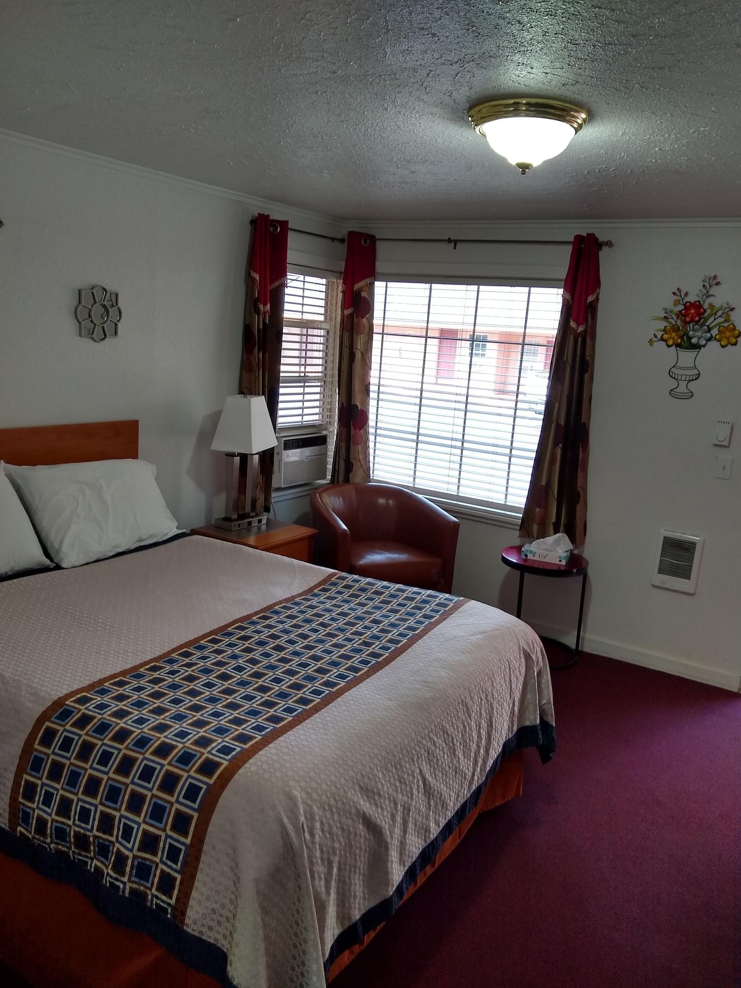 Holiday Motel Бенд Екстериор снимка