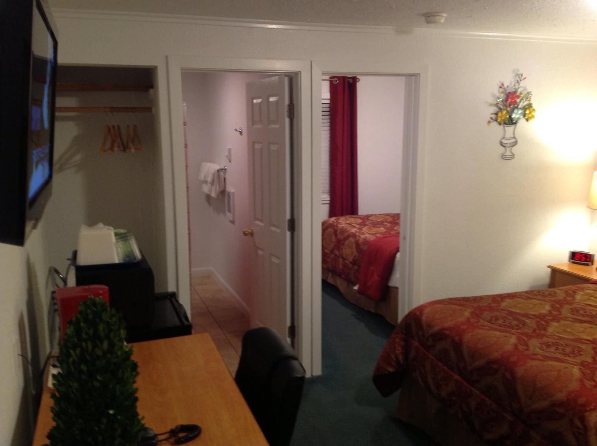 Holiday Motel Бенд Екстериор снимка
