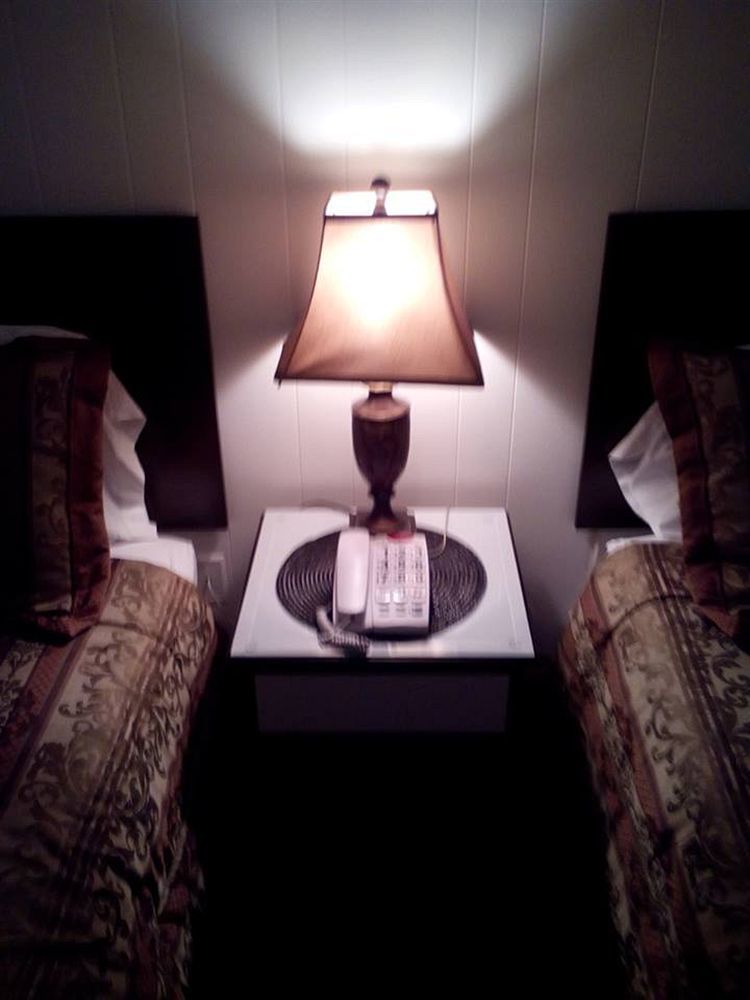 Holiday Motel Бенд Екстериор снимка