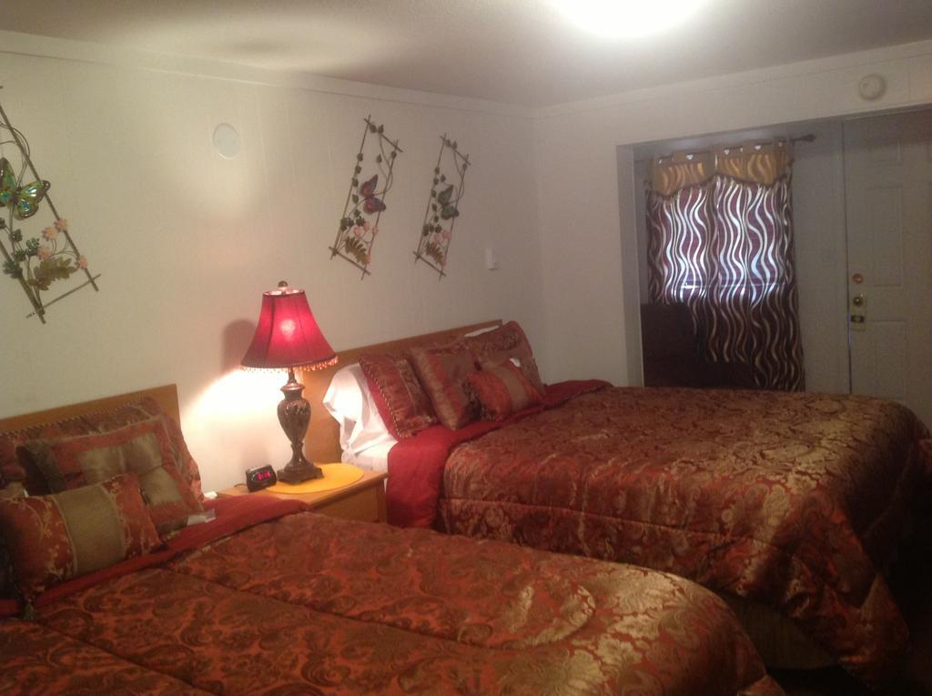 Holiday Motel Бенд Екстериор снимка